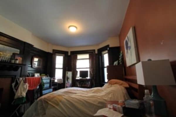 Building Photo - 529 Newbury St