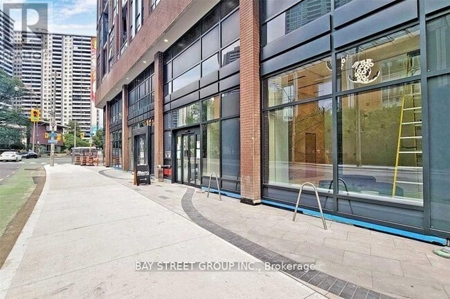 Building Photo - 159 Wellesley St E