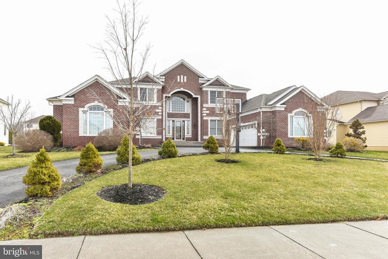 Primary Photo - 511 Bridle Dr