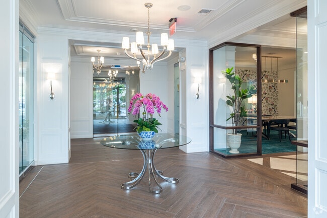 Foto del vestíbulo - Fairchild Apartments
