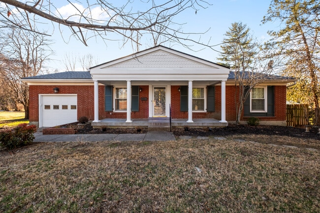 Building Photo - 318 Castleview Dr