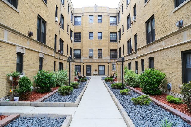 Building Photo - 2834 N Orchard St