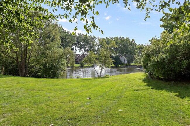 Foto del edificio - 728 Brandon Pl