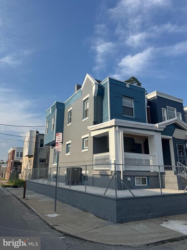 Building Photo - 1945 W Airdrie St