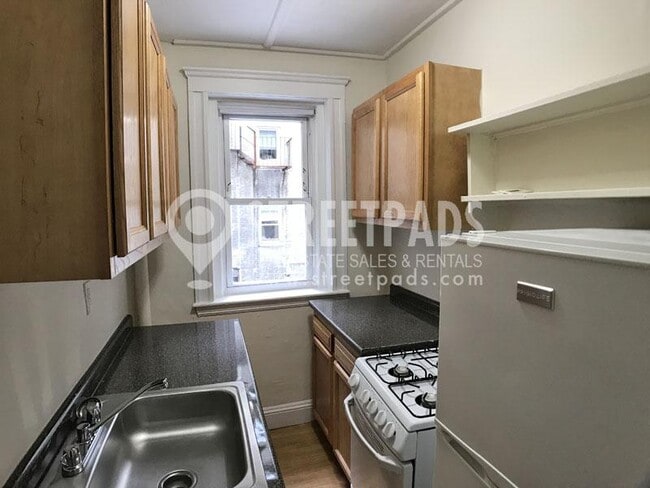 Building Photo - 1 bedroom in Boston MA 02215