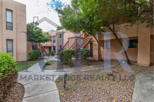 Building Photo - 2Bed/1Bath Condo at 35th Ave/Peoria! Ready for Immediate-Move-In!