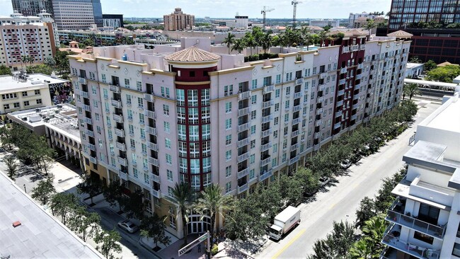 Building Photo - 410 Evernia St