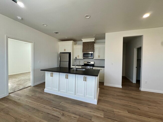 Foto del edificio - 704 Hornady St