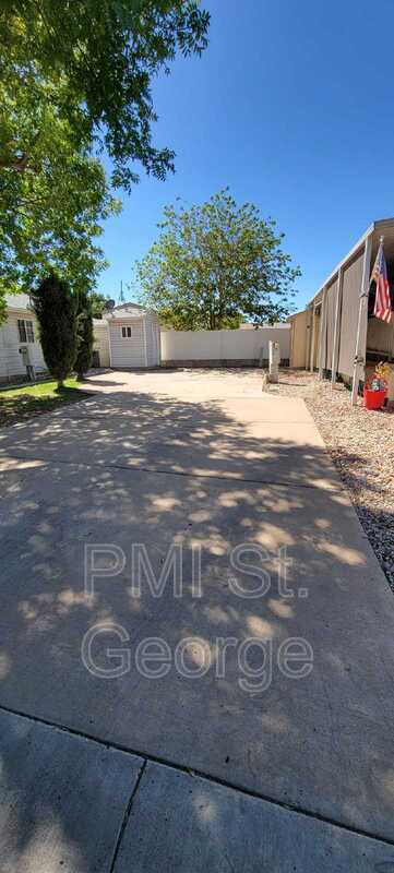 Foto del edificio - 2990 E Riverside Dr