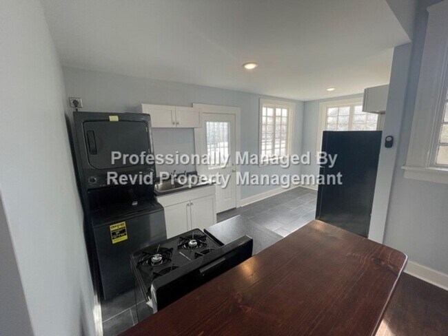 Photo - 56 N Willett St Apartment