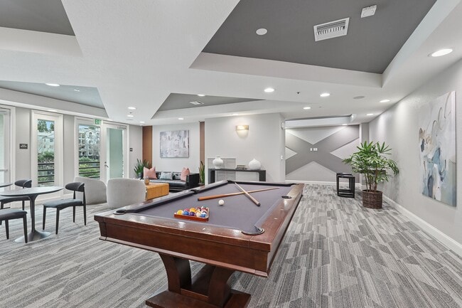 Building Photo - Elan at River Oaks