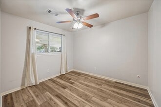 Building Photo - 8403 Meadowshire St