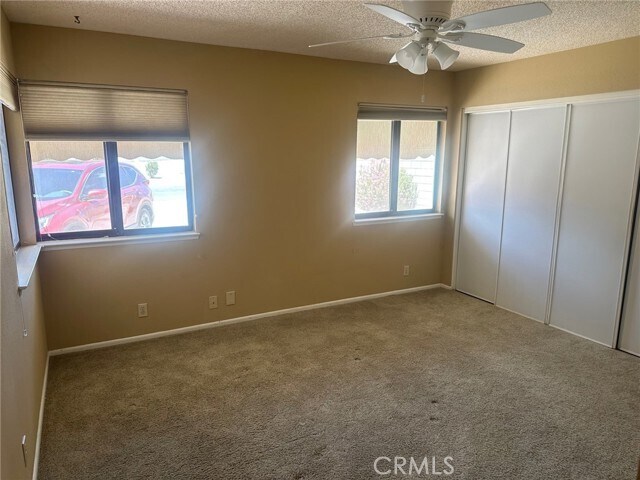 Foto del edificio - 27931 Evergreen Ln