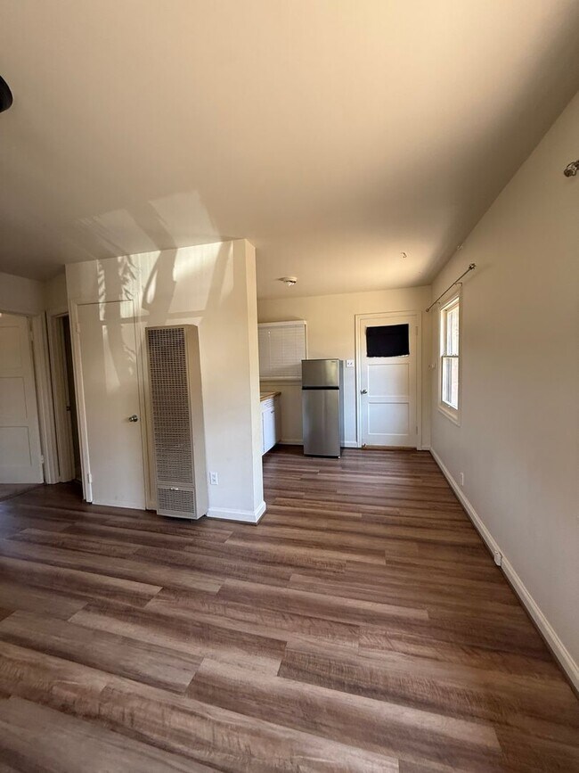 Foto del edificio - 577 Curtin Ln