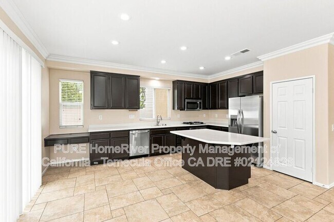 Building Photo - 31281 E Pointe Ct
