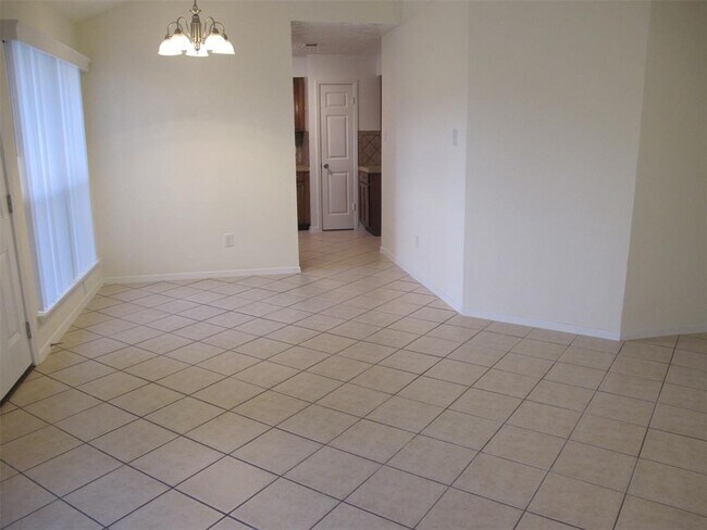 Building Photo - 13410 N Thorntree Dr