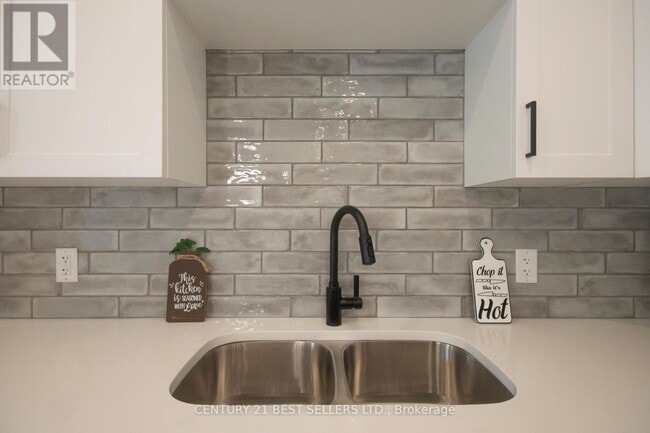 Photo du bâtiment - 79 Buchanan Ave