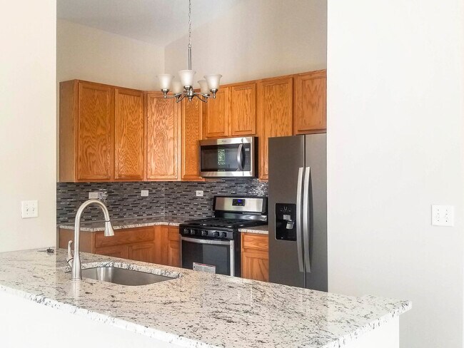 Building Photo - 2449 Oneida Ln