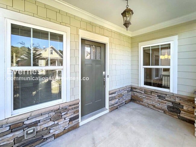 Building Photo - 1763 Stone Hedge Dr