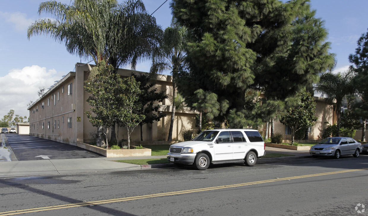 Primary Photo - Park Place Apartments