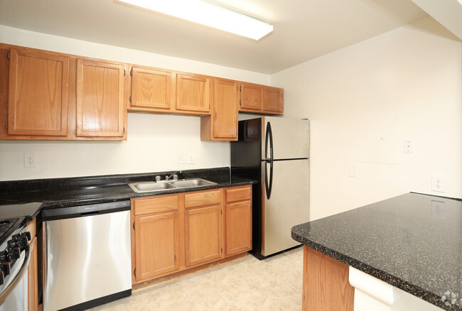 1BR, 1BA - 798 SF - Shenandoah Station