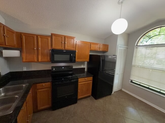 Foto del edificio - 2201 Grasmere Dr