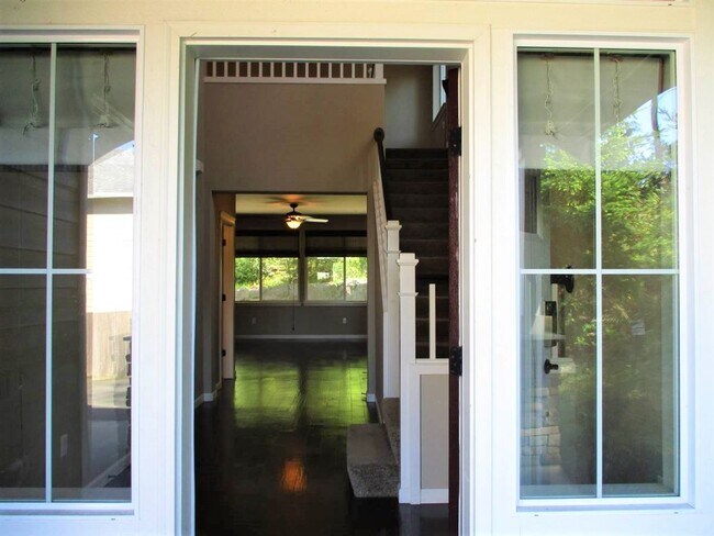 Building Photo - Lovely 4 bedroom 3 bath home in South Kitsap