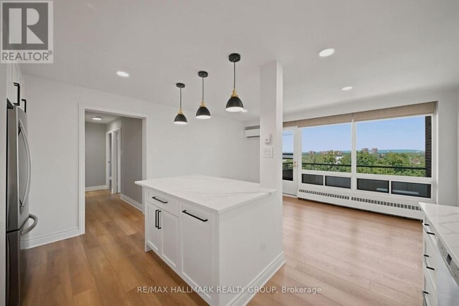 Building Photo - 20 Chesterton Dr