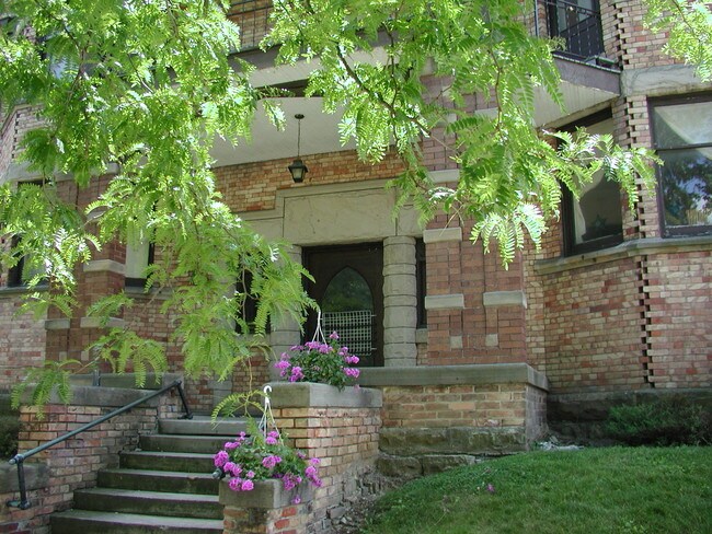 Building Photo - 417 Garrison St