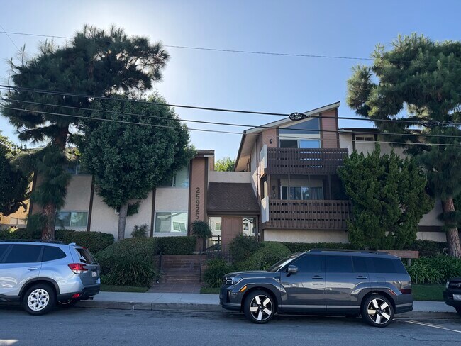 Fachada del edificio - 25925 Oak St