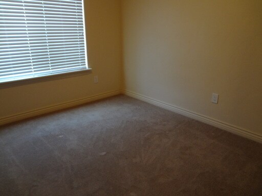 Foto del edificio - 3 Bed 2 Bath Condo in Silver Pines