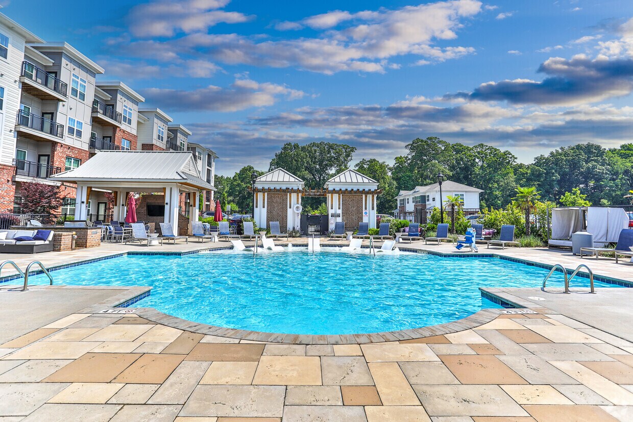 Pointe at Prosperity Village Apartments in Charlotte, NC