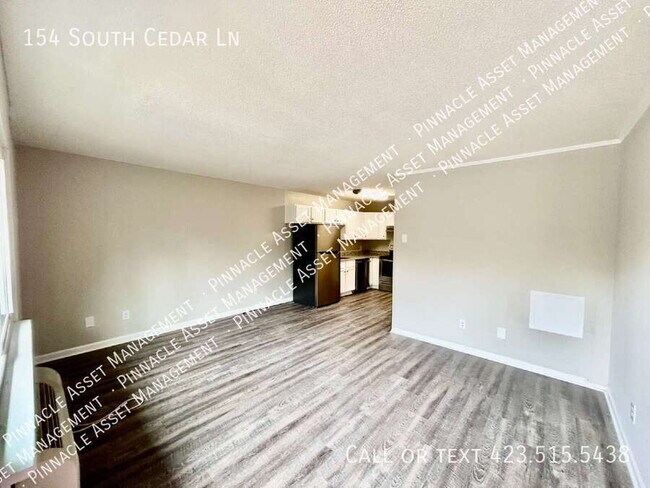 Building Photo - 154 S Cedar Ln