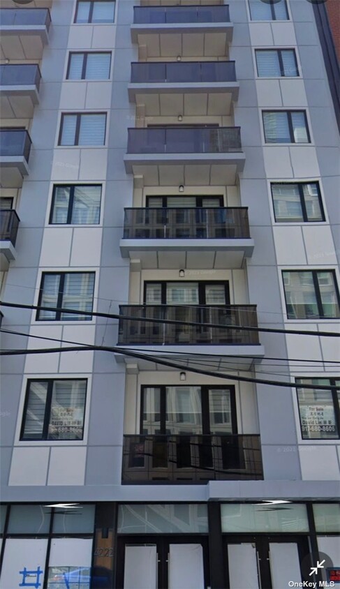 Foto principal - 42-22 Crescent St