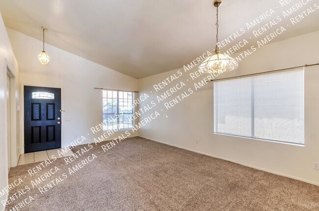 Building Photo - Great neighborhood, near Sabino Canyon!