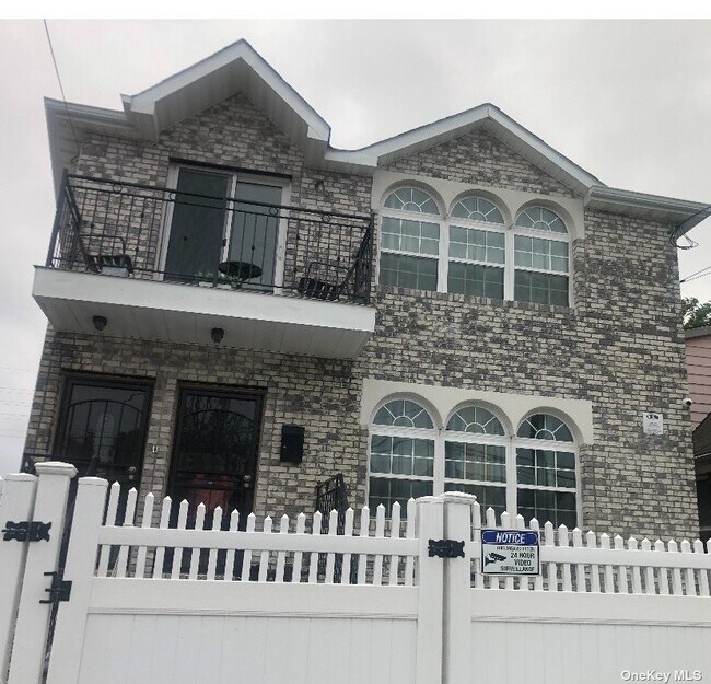 Foto del edificio - 118-80 Riverton St