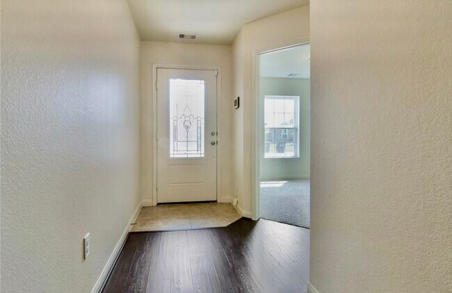 Building Photo - 22622 Cloverland Field Dr