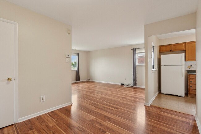 Foto del edificio - 9424 Kirkwood Rd