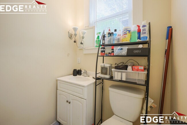 Building Photo - 155 Murdock St