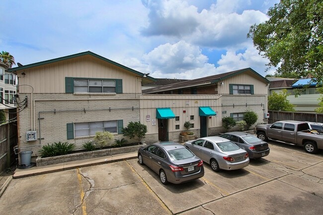 Building Photo - 1419 Hyde Park