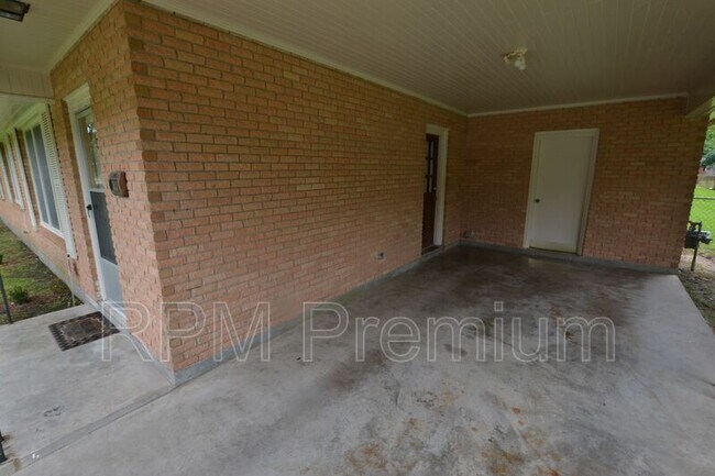 Building Photo - 4148 Robert St