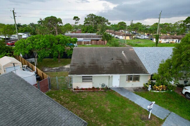 Building Photo - 4928 Pimlico Ct