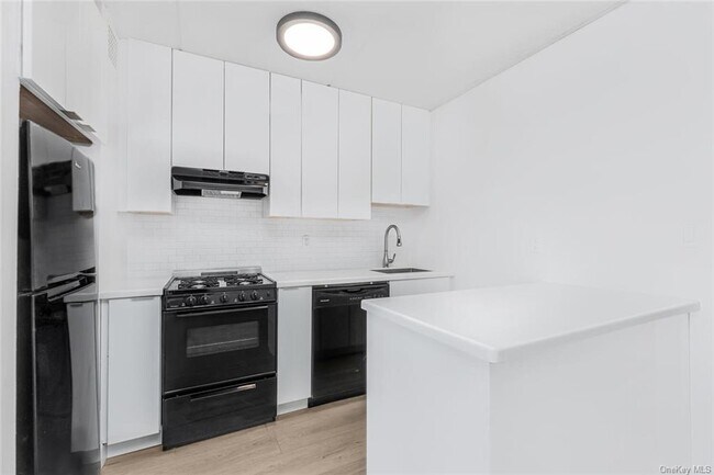 Foto del edificio - 1155 Warburton Ave