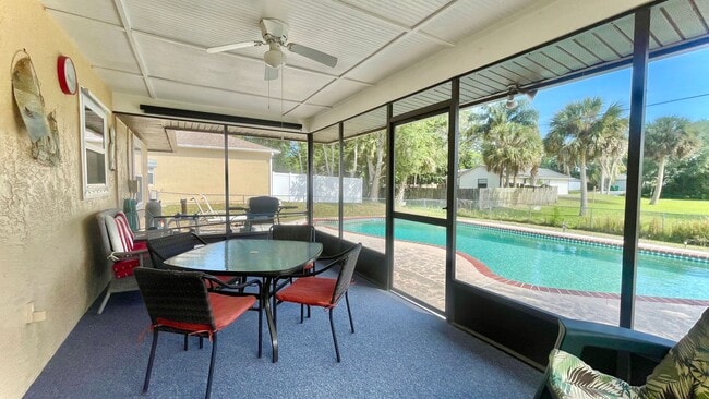 Building Photo - Available JUNE 2025 in heart of Sebastian