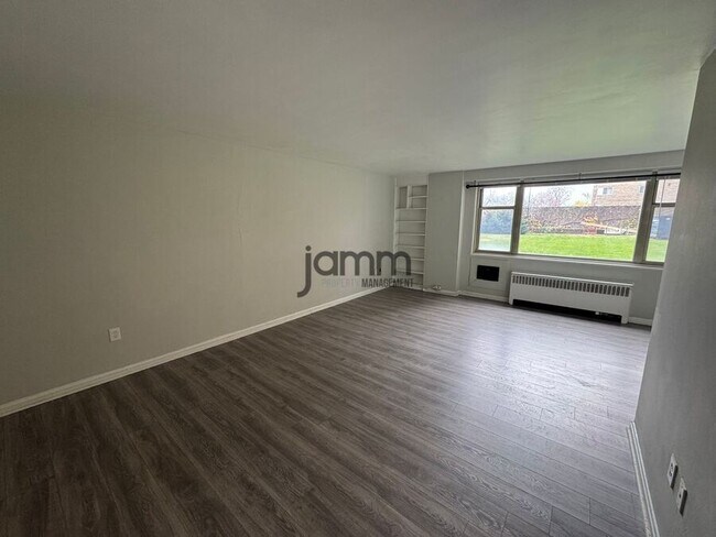 Foto del edificio - 11820 Edgewater Dr