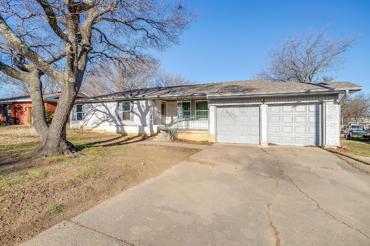 Primary Photo - "Spacious 4-Bedroom Gem with Granite Touch...