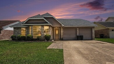 Building Photo - 3427 Brookwood Dr