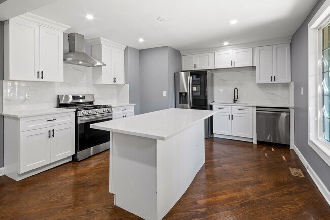 Foto del edificio - 4251 N Lawndale Ave