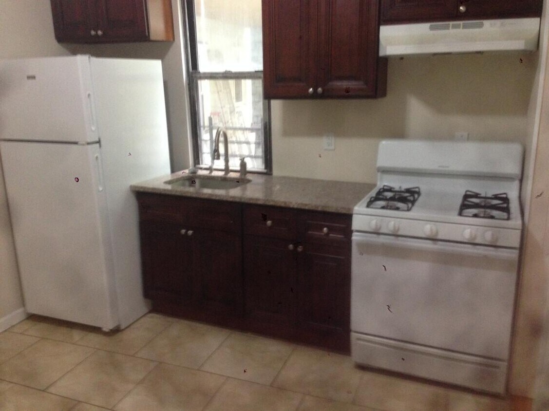 kitchen - 56 Groshon Ave