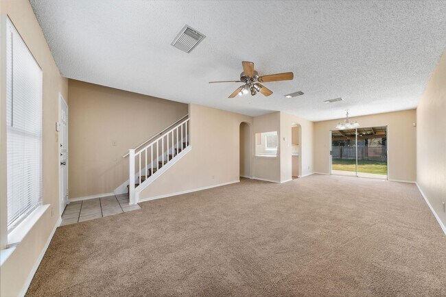 Foto del edificio - 7038 Cole Creek Dr